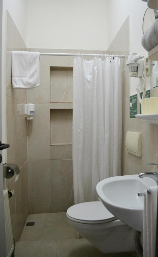 Berlin Art Hotel Gyumri Esterno foto